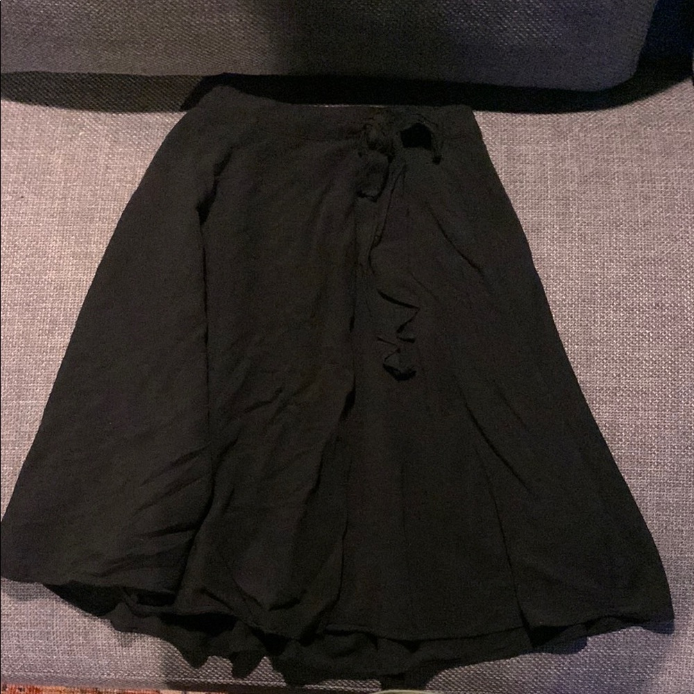 Black Midi Skirt with Bow